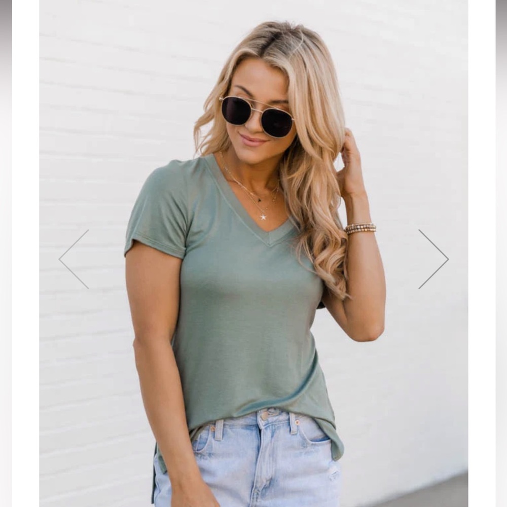 Pink Lily Seek You Out Olive V neck tee size Small Brand New